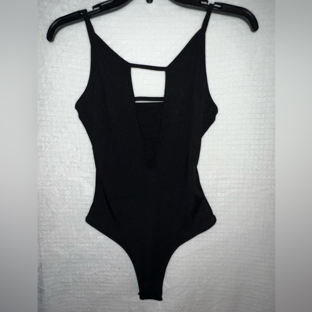 SHEIN Black Cutout Bodysuit
